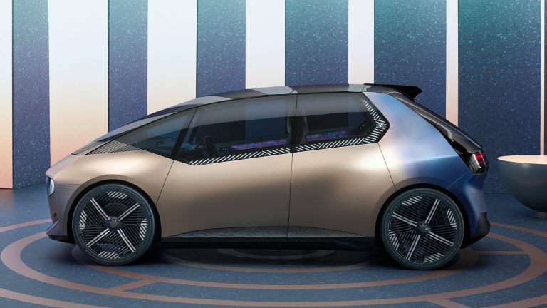 BMW’s ‘recyclable’ i Vision Circular Concept EV has a weird crystal interface