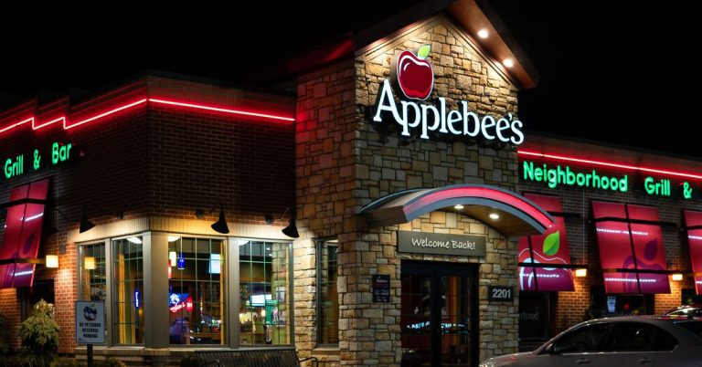 Walker Hayes’ ‘Fancy Like,’ a Song About Applebee’s, Is Everywhere Now