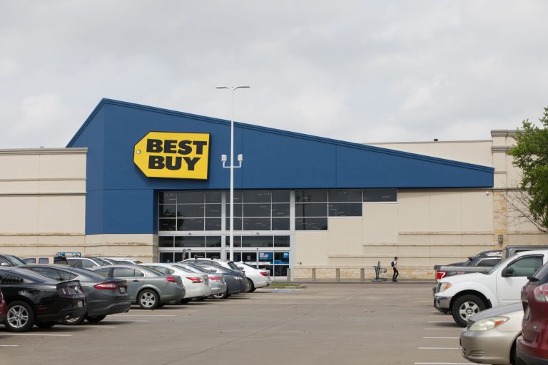 Samsung partners with Best Buy to offer in-store phone repairs across the US