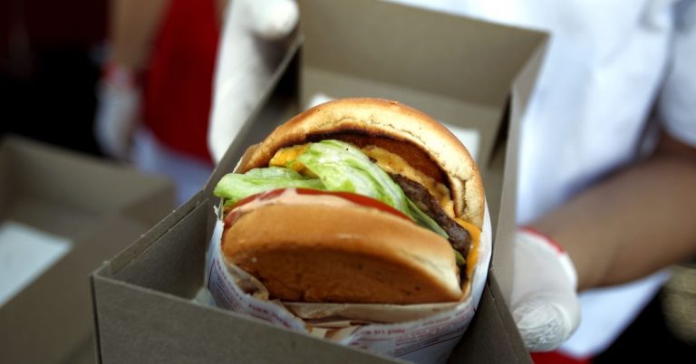 San Francisco’s In-N-Out Is Still Allowing Indoor Dining Despite Shut Down