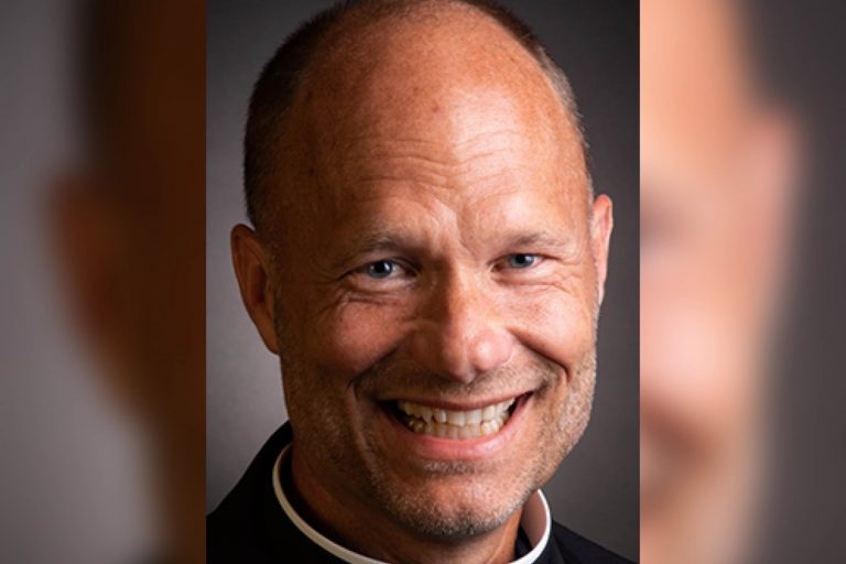 St. Louis Priest Is Placed on Sabbatical For His Conservative Stance and For Not Wearing A Mask
