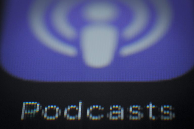 Apple Podcasts app ratings flip after the company starts prompting users