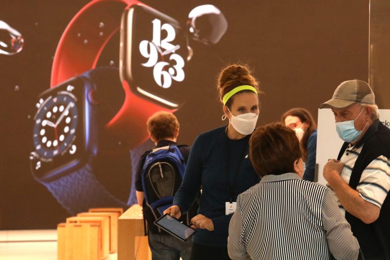 Apple is reportedly lifting mask requirements at some US stores tomorrow