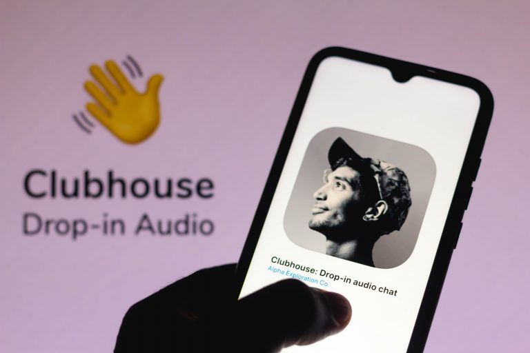 Clubhouse now lets hosts record conversations for later listening