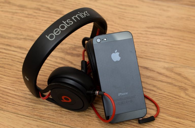 Amazon and Apple fined $228 million in Italy for unfairly restricting Beats sales