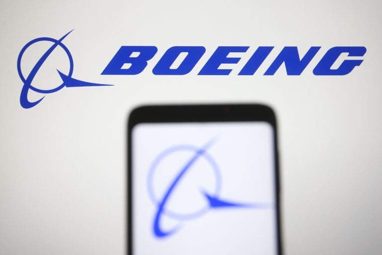 Boeing gets FCC approval for a satellite broadband network