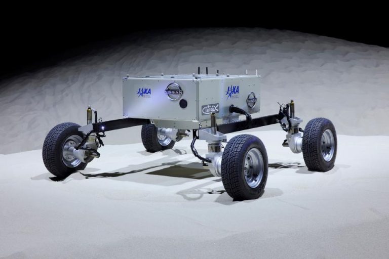 Nissan uses AWD tech to keep JAXA’s lunar lander from getting stuck