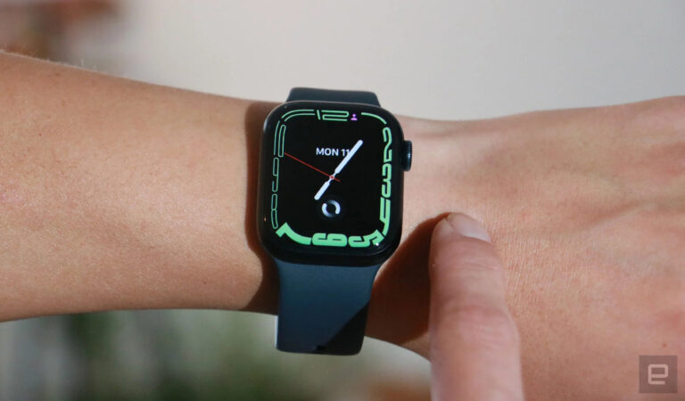 Apple Watch Series 7 falls to a new low of $339 at Amazon