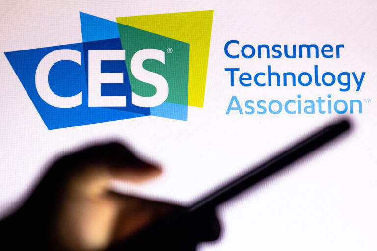 Amazon, Meta, T-Mobile and other companies drop out of CES 2022