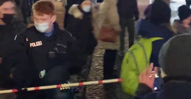 German Police Enforce Covid Social Distancing Measures with Rulers (VIDEO)