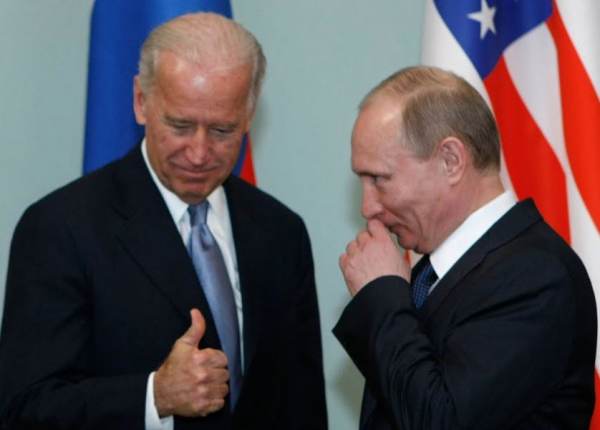 State Department Orders Families of US Embassy Personnel in Ukraine to Evacuate… While Joe Biden Vacations at Camp David
