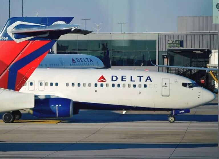 Delta Airlines Cancels 90 Christmas Eve Flights Citing Omicron and Weather Issues