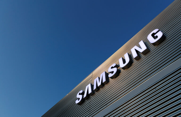Samsung built a fingerprint security chip for payment cards, employee IDs and more