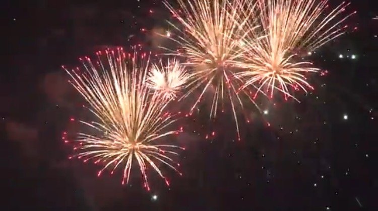 MUST SEE: Italians Light Up The Sky With EPIC Storm of Fireworks In Defiance of Mayor’s Ban