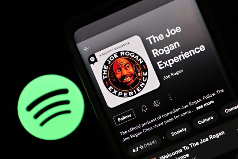 Spotify CEO apologizes to staff, but won’t back down over Joe Rogan stance