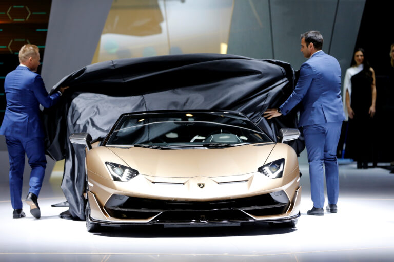 Lamborghini wants to continue manufacturing gas-powered cars into the 2030s