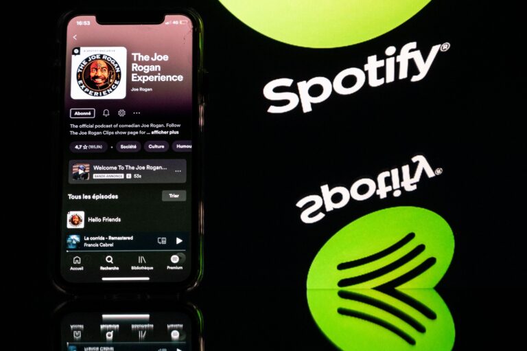No, Spotify didn’t pull Joe Rogan’s podcast
