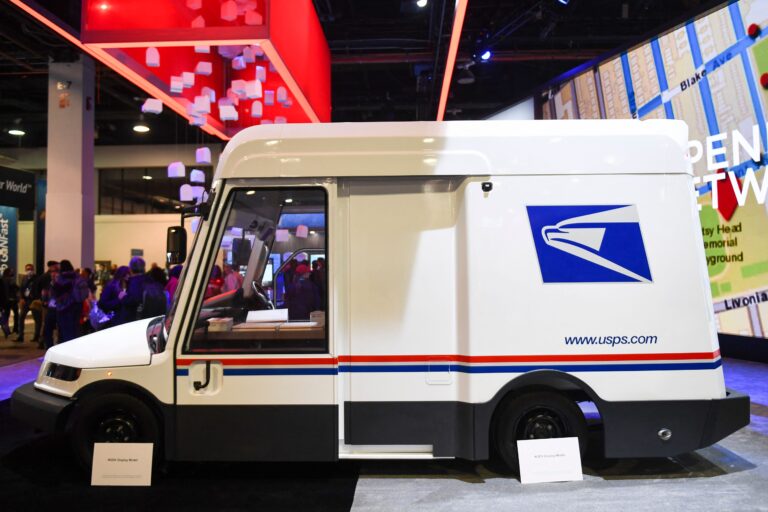 USPS won’t be buying more electric mail trucks, despite EPA pleas