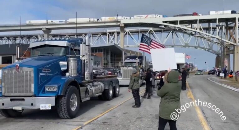 Freedom Trucker Convoy Gathers on US Side of Border Under Blue Water Bridge in Port Huron, Michigan (VIDEO)