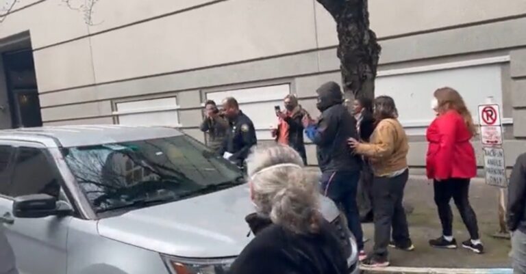 Antifa Militants Surround Lt. Nathan Sheppard After Shutting Down Portland Police Press Conference on Deadly Mass Shooting (VIDEO)