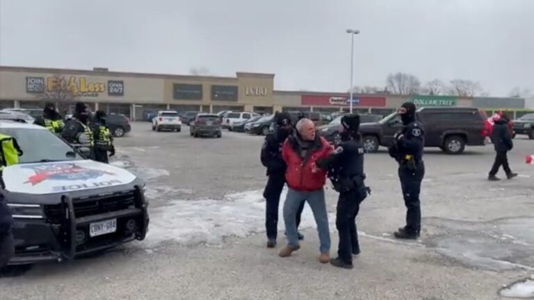 “A Sad, Sad Day For Canada” – Bystanders Watch in Horror as Police Arrest Elderly Convoy Participant After he Yelled Back at Them (VIDEO)