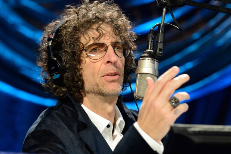 Degenerate Shock Jock Howard Stern Says Joe Rogan’s Apology Should Have Been “I’m Wrong, Go Get a Vaccine Before You Die”