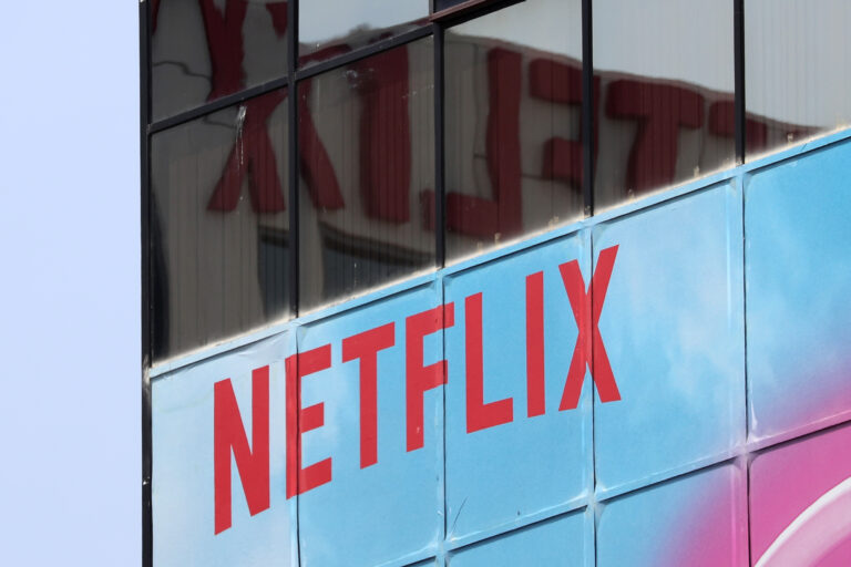 Netflix stops streaming in Russia