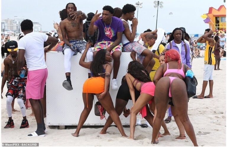 Spring Breakers Descend on Florida; Gun Scare Causes Stampede in South Beach (VIDEO)