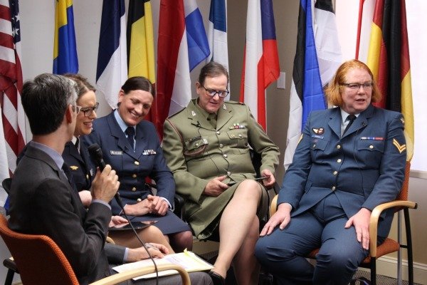 US Army Announces Mandatory Training on Pronouns and Gender Dysphoria While Russia Invades Ukraine, Surrounds Kiev