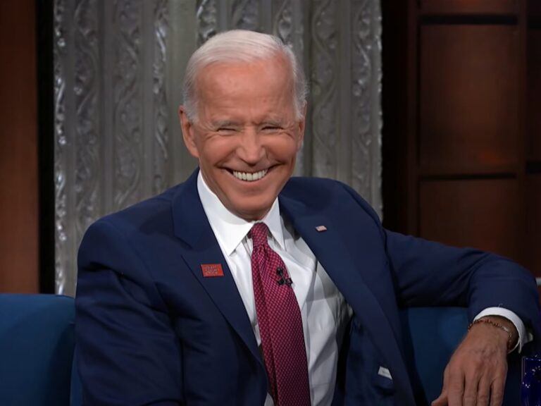 Flashback: Joe Biden Gets Roasted By Comedian Joel McHale For His Cognitive Abilities In 2014 As Obama And Crowd Laughs