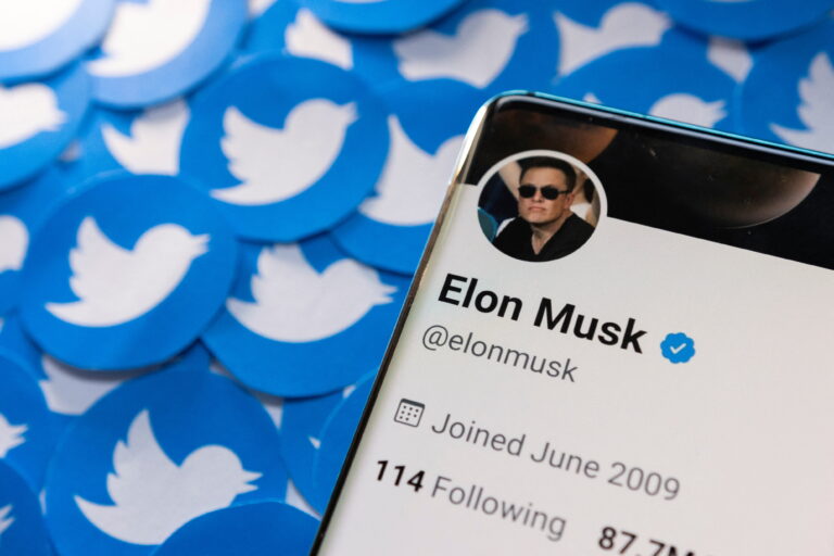 Elon Musk reportedly wants to charge for tweet embeds