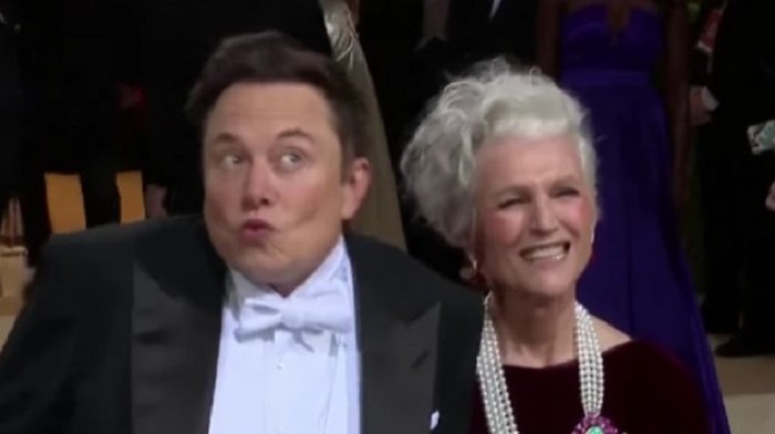 Elon Musk’s Mom Maye Hammers New York Times Over ‘White Privilege’ Hit Piece Against Her Son